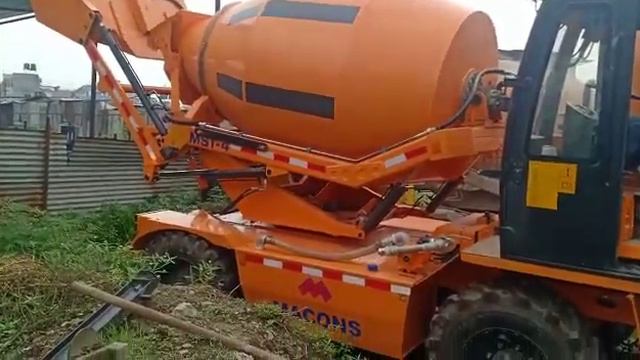 GREEN MACONS SELF LOADING TRANSIT MIXER смотреть онлайн