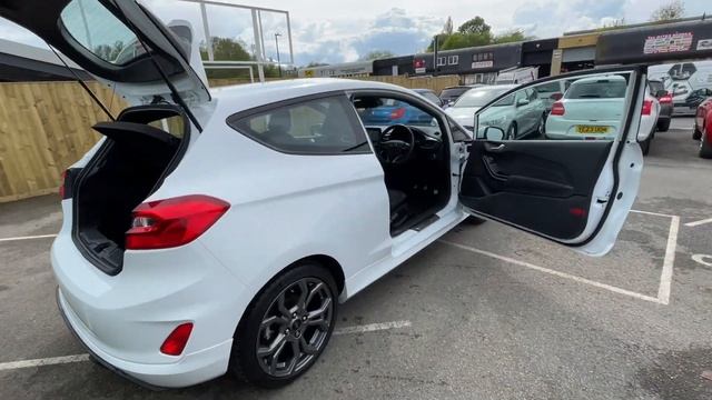 Ford Fiesta 1.0T EcoBoost ST-Line Euro 6 (s/s) 3dr смотреть онлайн