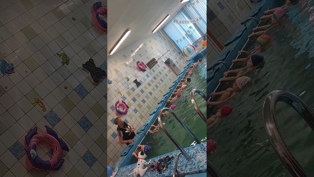 Марьяна в бассейне детского сада смотреть онлайн