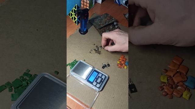 результат с двух плат КМ конденсаторы,Транзисторы смотреть онлайн