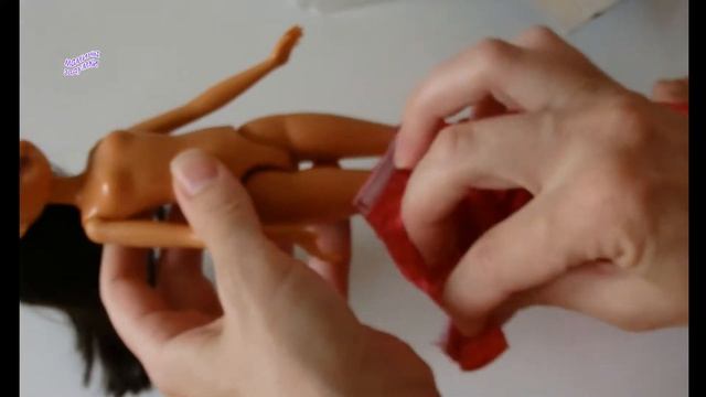 ЕЛЕНА принцесса АВАЛОРА: распаковка куклы Disney / сравнение с Барби / примерка обуви МХ смотреть онлайн