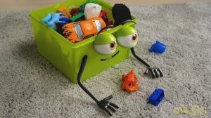 Ожившие Предметы С Человеческим Лицом Развлекают Публику.