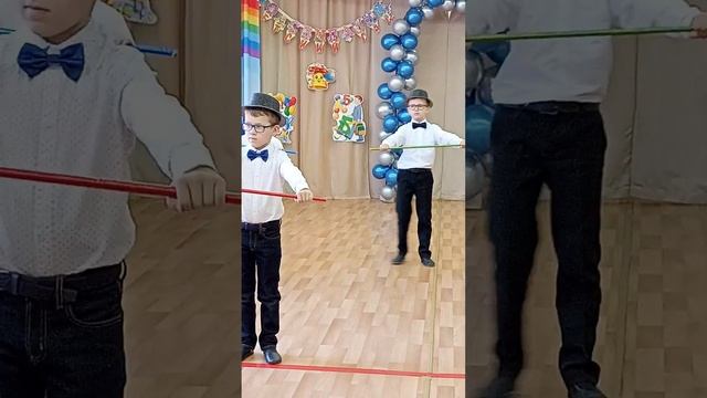 выпускной 23 танец со шляпами смотреть онлайн