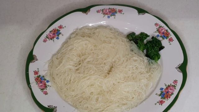 Обед по-королевски: простой рецепт Чапче: лапша из крахмала обжаренная с мясом и овощами смотреть онлайн