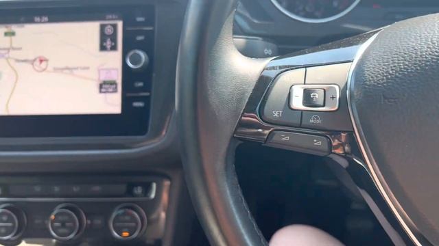 VOLKSWAGEN TIGUAN 1.4 SE NAV TSI 5d 124 BHP смотреть онлайн