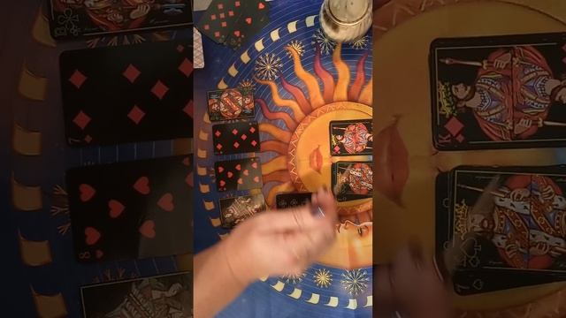 Крестовый король, что у него в жизни, что ему через Червовую даму. смотреть онлайн