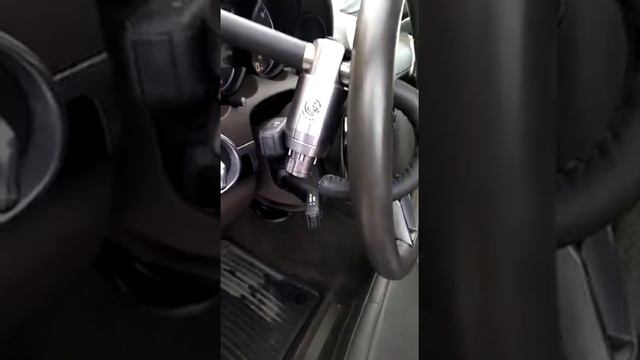 Установка блокиратора руля "Питон" на Porsche Cayenne 2015 смотреть онлайн