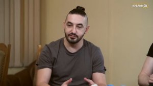 Участник юмористического шоу «Импровизация» Арсений Попов - у нас все рождается здесь и сейчас