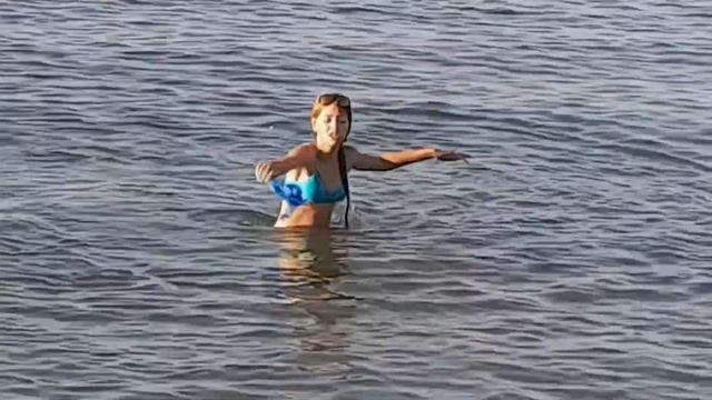 Каждый на отдыхе на море такой! смотреть онлайн