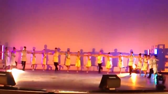 "Hunakan par" (Греческий танец) - Armenian Dance Ensemble in St.Petersburg "NOYAN" - 2013 смотреть онлайн