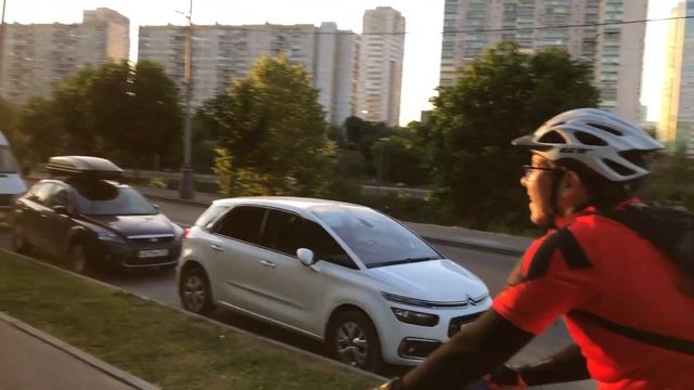 Катаем по ночной Москве. смотреть онлайн
