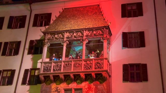 Christkindlmarkt Innsbruck banda Goldenes Dachl смотреть онлайн