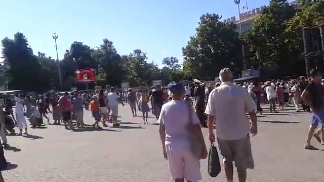 Севастополь, площадь Нахимова. 19 июля 2015 смотреть онлайн