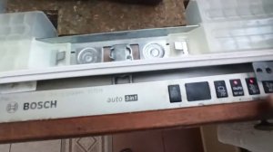 Посудомоечная машина Bosch srv55t138eu. ПММ не выключается и мигают разные лампы. Что делать?