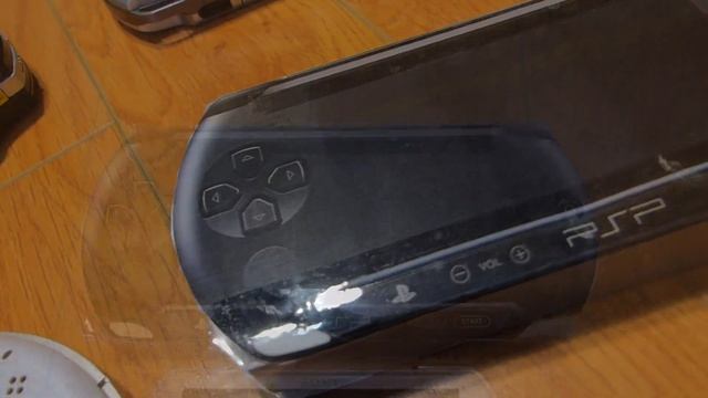 Which PSP Should You Get? - 16 Bit Guide смотреть онлайн