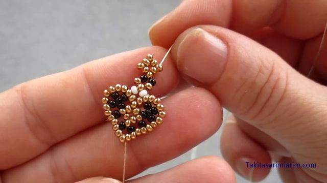 BONCUKTAN KALPLİ BİLEKLİK YAPIMI / HEART BEAD BRACELET MAKİNG смотреть онлайн