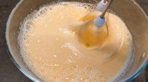 Шарлотка с ревенем, очень лёгкий рецепт.