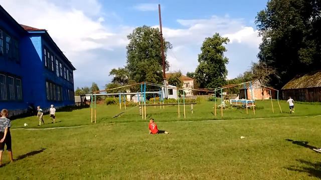 Брахлов - футбол около школы - 22.07.2016 смотреть онлайн