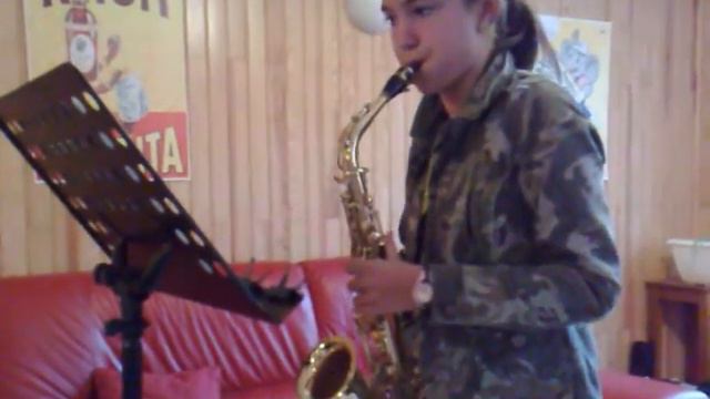 Melina B. au saxophone смотреть онлайн