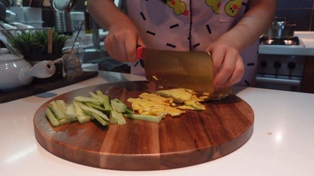 Sub) vlog?짜장불닭볶음면이랑 점보 닭다리 먹고 헬스하는 집밥 요리 브이로그 (두부 부추덮밥, 베이글 샌드위치,두부강정,묵사발) 유지어터 다이어트 요리 레시피, 자취브이로그 смотреть онлайн