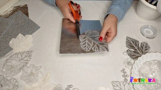 Новогодний декор из простейших материалов! Полумесяц из самодельных цветов смотреть онлайн