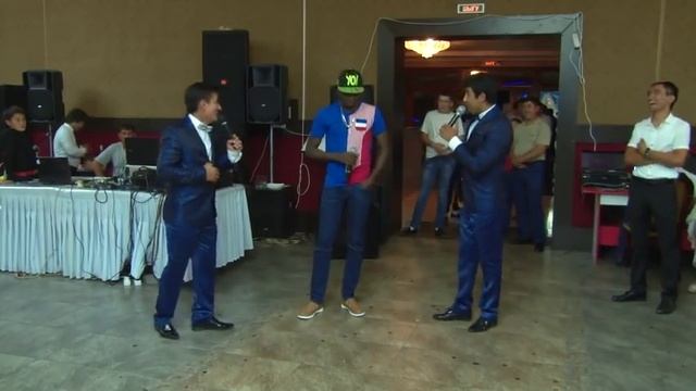 Зажигает наш черный уйгурский брат смотреть онлайн