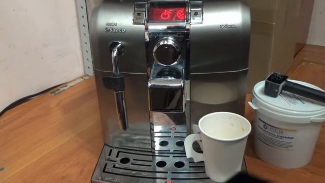Чистка от накипи кофемашины Philips Saeco Syntia HD8838 смотреть онлайн