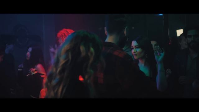 Volkan Arslan feat. Eza - Ölümüne Sevdim (Official Video) смотреть онлайн