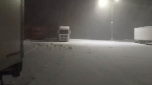 Дальнобой. Страны Балтии засыпает снегом. Зря поехали, нужно было оставаться на месте. смотреть онлайн