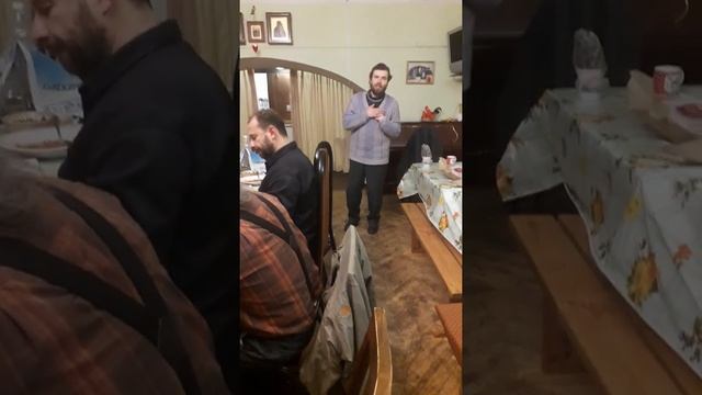 Евграф Котлов поет в трапезной смотреть онлайн