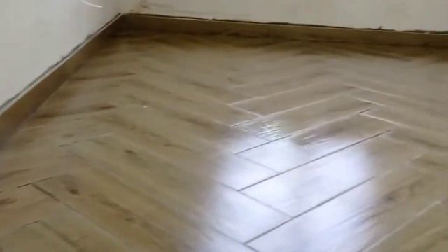 Укладка плитки елочкой под Паркет! смотреть онлайн