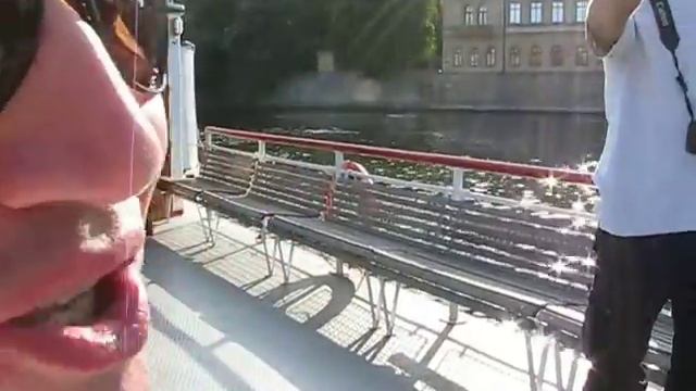 Прогулка на кораблике по Влтаве смотреть онлайн