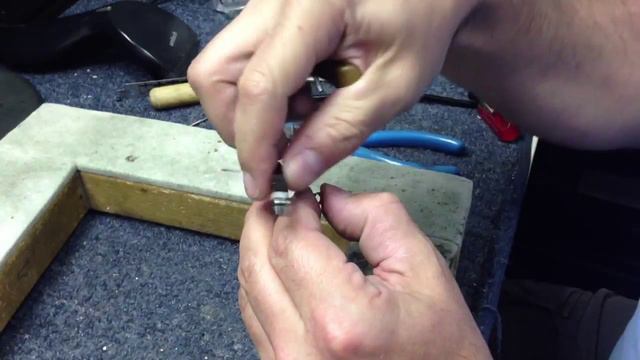How to Tighten Ibanez Lo Pro Edge Trem Arm Socket (Pt. 4) смотреть онлайн