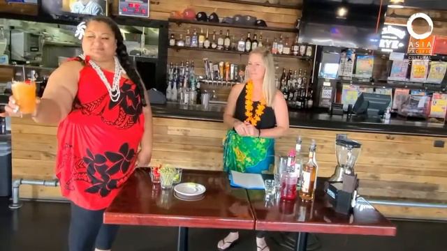 How to make tropical drinks to enjoy during the Luau смотреть онлайн