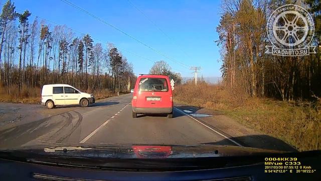 Испугался и улетел в кювет под Взморьем. Калининград. 30.03.17 смотреть онлайн
