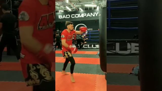 #Муайтай, #Тайский бокс, Передний мидлкик и его вариации. #muaythai #thaiboxing смотреть онлайн