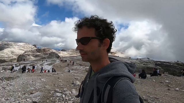 Sass Pordoi, sulla terrazza delle Dolomiti | Tour con la Dacia Camperizzata | (Tickets for Life) смотреть онлайн