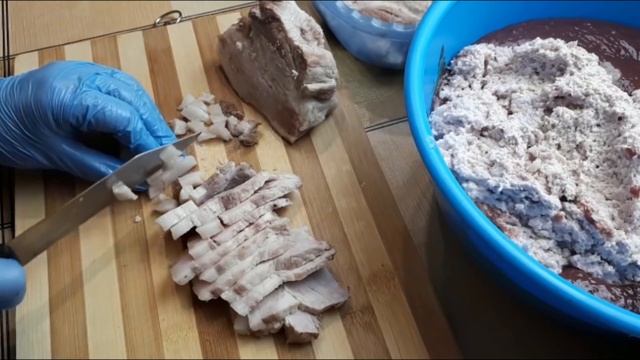 Не покупайте колбасу в магазине, готовьте сами в домашних условиях. ЭТО ОЧЕНЬ ВКУСНО!!! смотреть онлайн