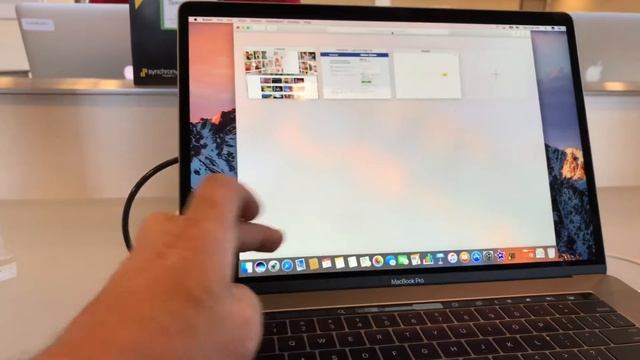 Новый MacBook Pro 2016 c Touch Bar в магазине США Colorado Springs _Zabugrom_Life смотреть онлайн