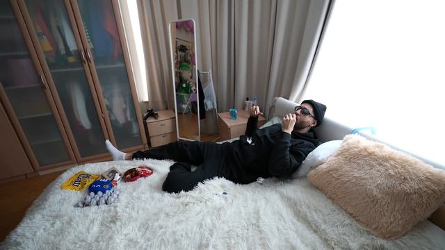 24 часа СЛЕЖУ за ДОЧКОЙ ЧЕЛЛЕНДЖ! **тайный поклонник** смотреть онлайн