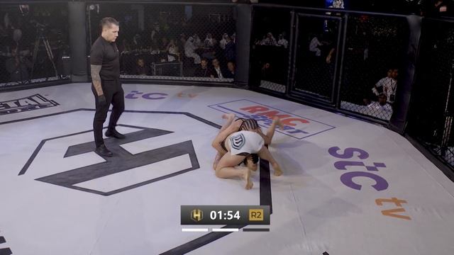 FURIOUS GIRL FIGHT ! (FULL FIGHT) ERNESTA KARECKAITE vs KATE BACIK | HEXAGONE MMA 4 DUBAI смотреть онлайн