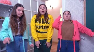 ДИКИЕ ТАНЦЫ У ПАРНЕЙ!!! УЧИТЕЛЬ ПОТЕРЯЛА СОЗНАНИЕ!!! ДАША в ШОКЕ