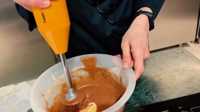 Как мы готовим печенье в сети пекарен Crema Caffe. смотреть онлайн