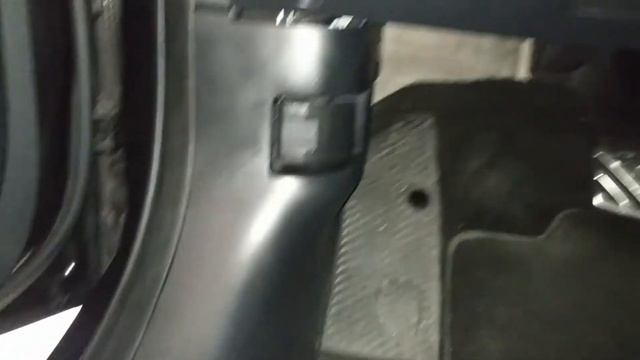 Замена тросика капота Mitsubishi LANCER EVOLUTION X Не открывается капот, заводим двигатель бустеро