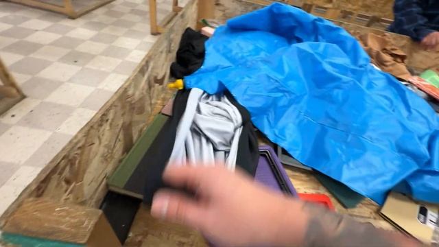 Снять первое жилье в Канаде и дешево купить вещи первой необходимости смотреть онлайн