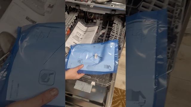 HOTPOINT ARISTON HI 5020 WEF Распаковка смотреть онлайн