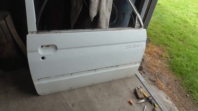 Mitsubishi Pajero Junior, расслабляться ещё рано. смотреть онлайн