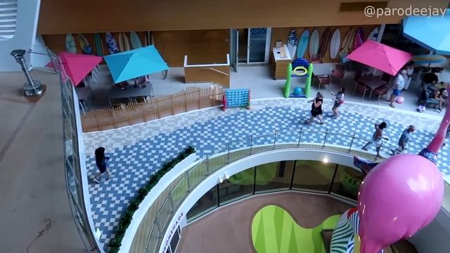 ICON OF THE SEAS Cabin Crawl - We Toured The $75,000 Two-Story Ultimate Family Townhouse!! смотреть онлайн