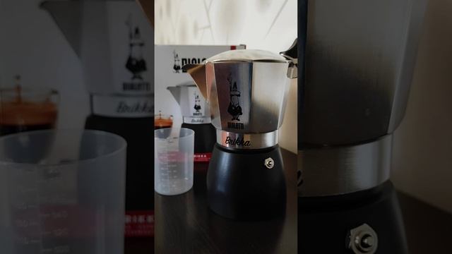 BIALETTI Brikka 170 мл 4 чашки. Распаковка и обзор.