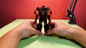 Обзор на Transformers Studio Series Deluxe Class Shadow Raider
